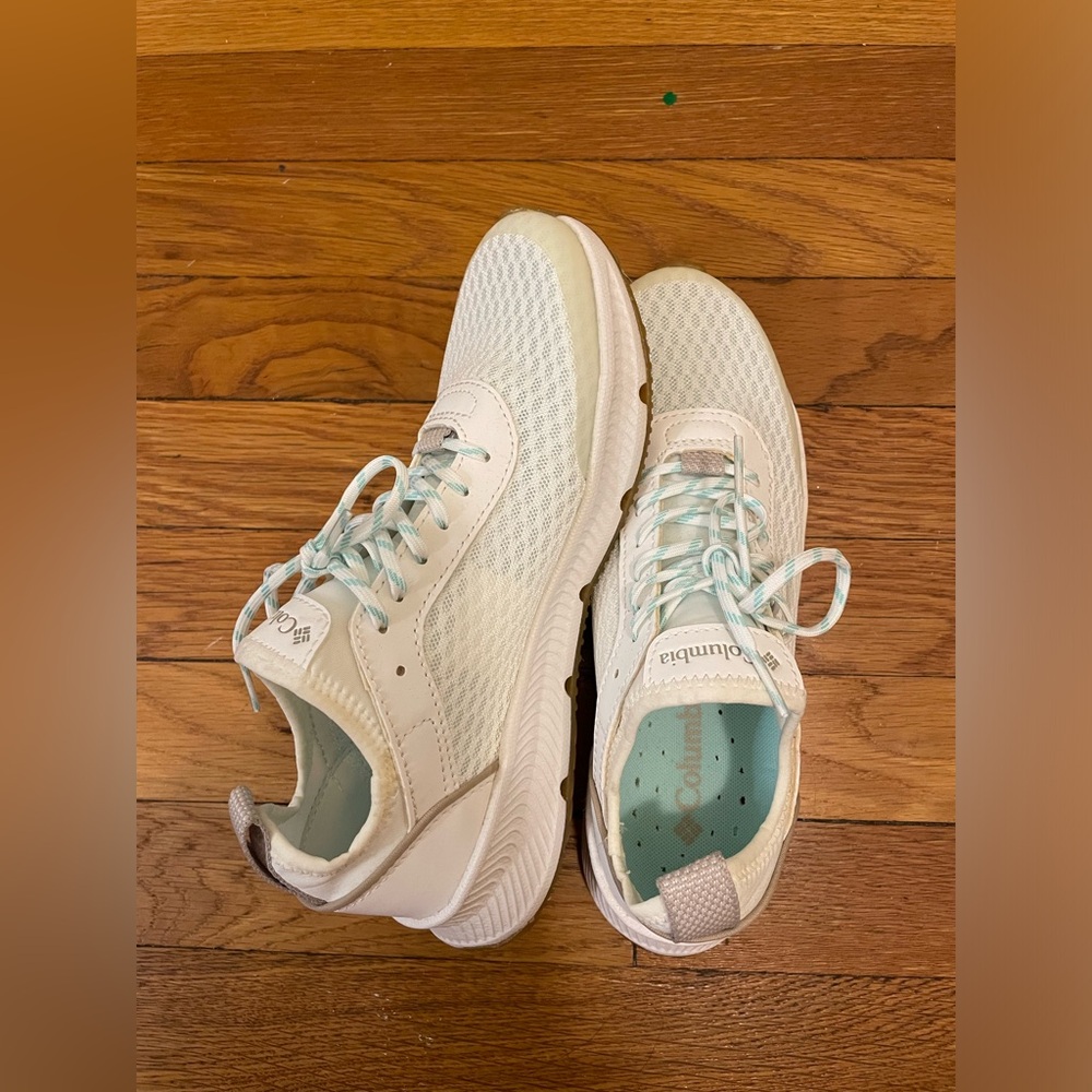Columbia water-repellent sneakers. NWOB size 6.5